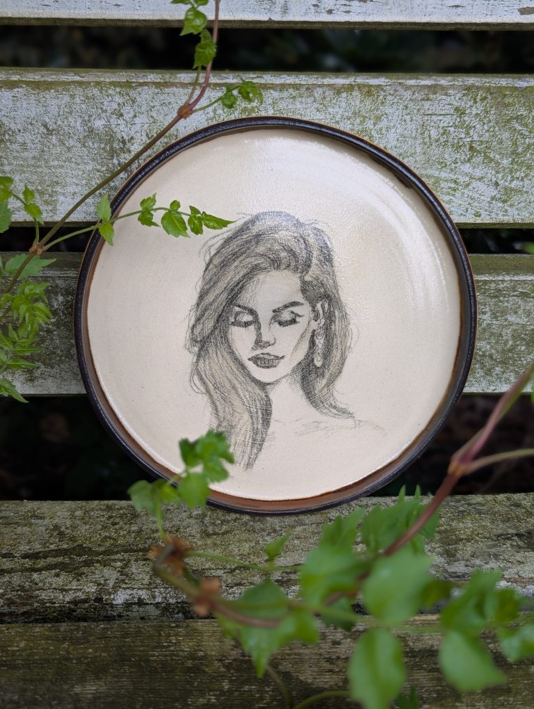 talerz z portretem